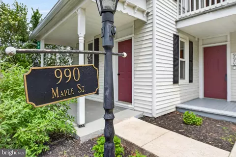 Exterior - 990 Maple St, Lititz, PA 17543 photo 2 of 7