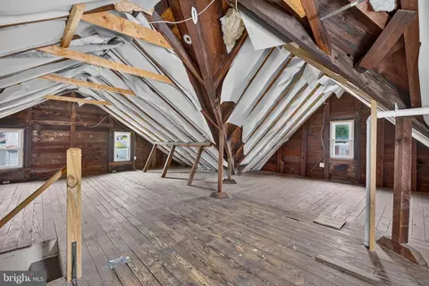 Entry Way - 990 Maple St, Lititz, PA 17543 photo 5 of 5