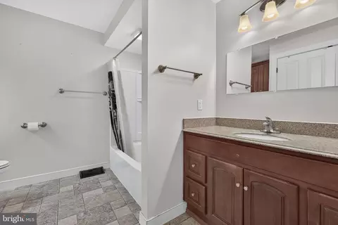 Bath - 990 Maple St, Lititz, PA 17543 photo 1 of 2