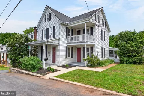 990 Maple St, Lititz, PA 17543