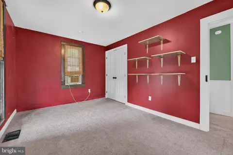 Bedroom - 990 Maple St, Lititz, PA 17543 photo 2 of 6