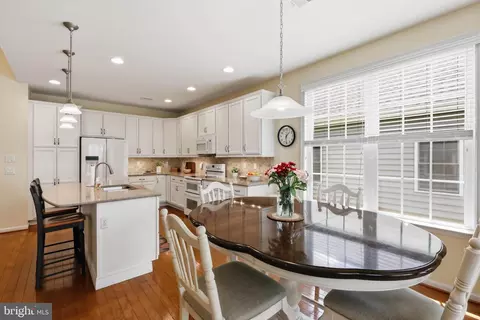Kitchen - 1063 Presidents Dr, Lititz, PA 17543 photo 3 of 3