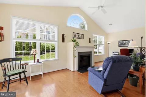 Living - 1063 Presidents Dr, Lititz, PA 17543 photo 1 of 1