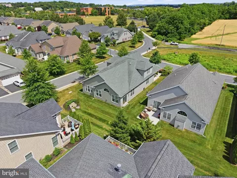 View/Area - 1063 Presidents Dr, Lititz, PA 17543 photo 3 of 4