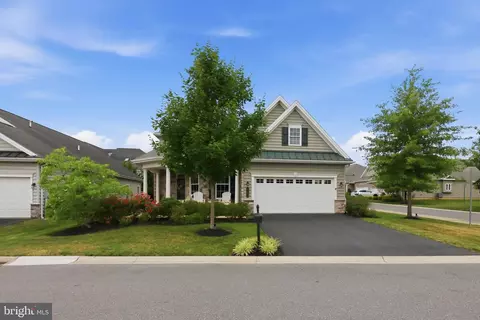 Exterior - 1063 Presidents Dr, Lititz, PA 17543 photo 2 of 8