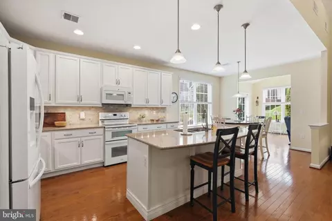 Kitchen - 1063 Presidents Dr, Lititz, PA 17543 photo 1 of 3