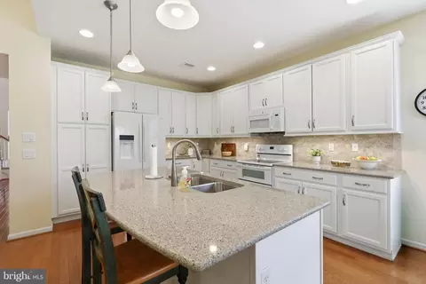 Kitchen - 1063 Presidents Dr, Lititz, PA 17543 photo 2 of 3