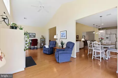 Entry Way - 1063 Presidents Dr, Lititz, PA 17543 photo 9 of 15