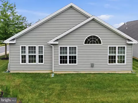 Exterior - 1063 Presidents Dr, Lititz, PA 17543 photo 8 of 8