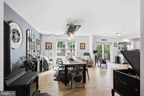 Dining - 230 Cambridge Ln, Lititz, PA 17543 photo 1 of 3