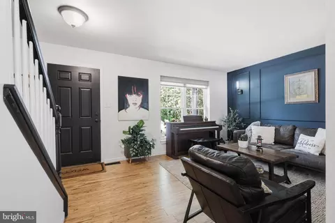 Entry Way - 230 Cambridge Ln, Lititz, PA 17543 photo 1 of 8