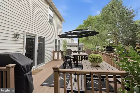 Exterior - 230 Cambridge Ln, Lititz, PA 17543 photo 5 of 13