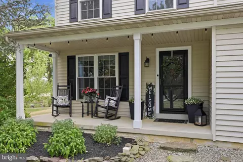 Exterior - 230 Cambridge Ln, Lititz, PA 17543 photo 2 of 13