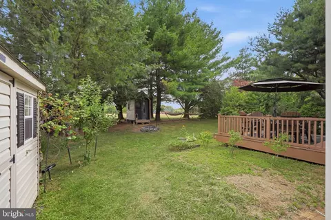 Exterior - 230 Cambridge Ln, Lititz, PA 17543 photo 10 of 13