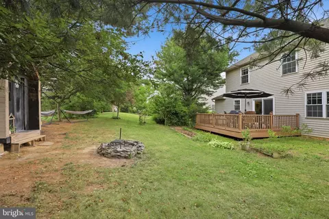 Exterior - 230 Cambridge Ln, Lititz, PA 17543 photo 9 of 13