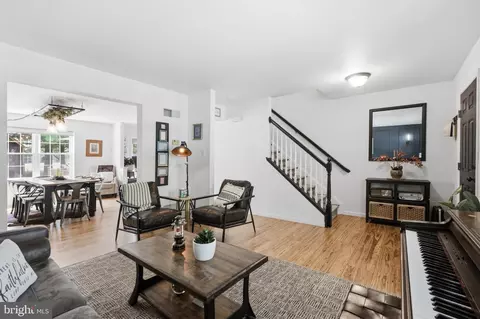 Entry Way - 230 Cambridge Ln, Lititz, PA 17543 photo 2 of 8
