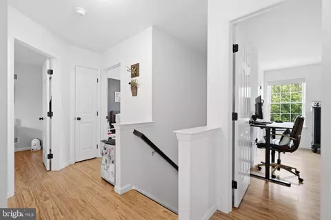 Entry Way - 230 Cambridge Ln, Lititz, PA 17543 photo 6 of 8
