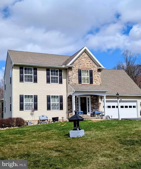 5785 Burkey Rd, Gap, PA 17527