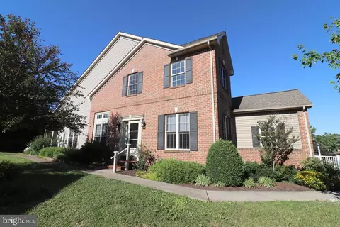 61 Weaver Ave, Ephrata, PA 17522
