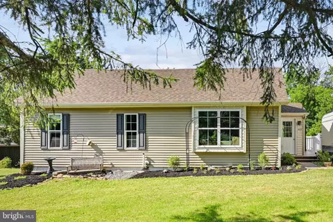 Exterior - 403 W 28th Division Hwy, Lititz, PA 17543 photo 2 of 5