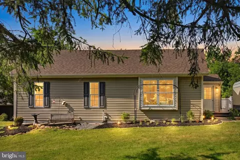 Exterior - 403 W 28th Division Hwy, Lititz, PA 17543 photo 1 of 5