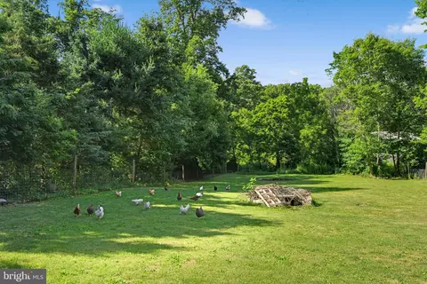 Exterior - 403 W 28th Division Hwy, Lititz, PA 17543 photo 5 of 5