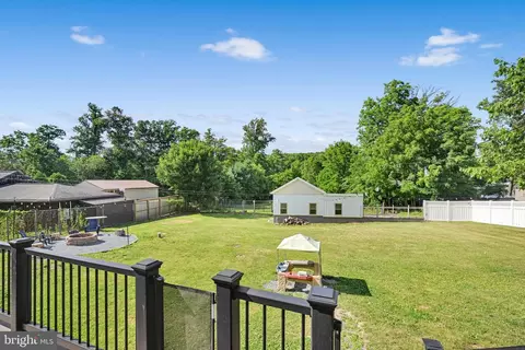 Exterior - 403 W 28th Division Hwy, Lititz, PA 17543 photo 3 of 5