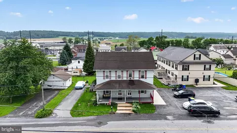 14 N Kinzer Rd, Kinzers, PA 17535