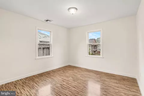 Bedroom - 237 Noble St, Lititz, PA 17543 photo 1 of 2