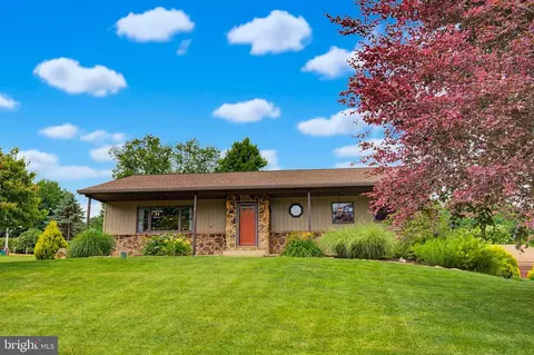 8 Birch Interval, Willow Street, PA 17584