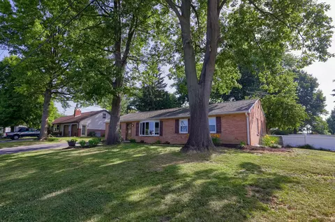 57 Melvin Dr, Leola, PA 17540