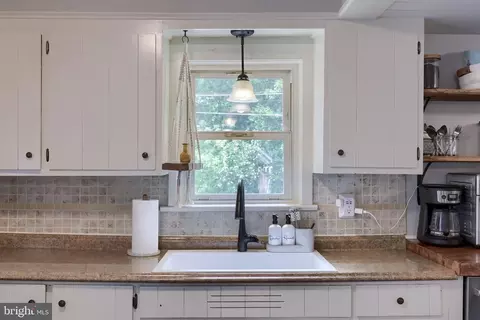 Kitchen - 1150 Clay Rd, Lititz, PA 17543 photo 1 of 3