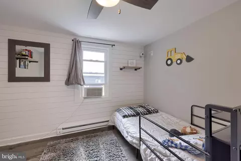 Bedroom - 1150 Clay Rd, Lititz, PA 17543 photo 6 of 7