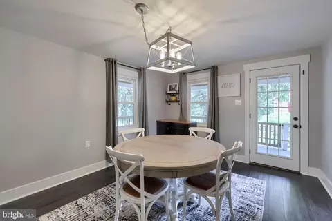 Dining - 1150 Clay Rd, Lititz, PA 17543 photo 3 of 3