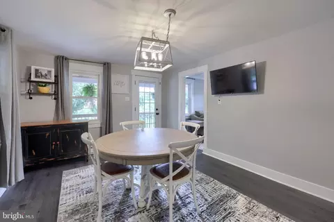 Dining - 1150 Clay Rd, Lititz, PA 17543 photo 1 of 3