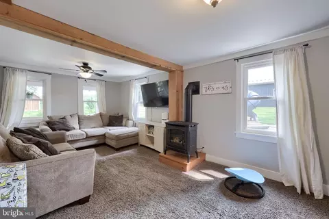 Living - 1150 Clay Rd, Lititz, PA 17543 photo 1 of 1