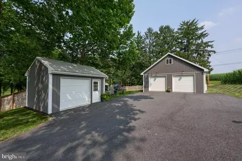 Exterior - 1150 Clay Rd, Lititz, PA 17543 photo 4 of 18