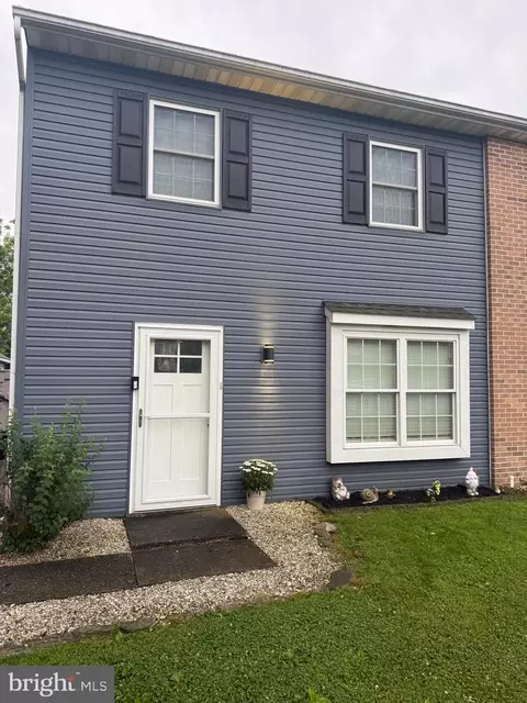 620 Bernhard Ave, Mount Joy, PA 17552