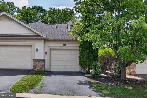 121 Creekgate Ct, Millersville, PA 17551