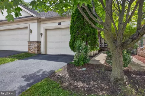 121 Creekgate Ct, Millersville, PA 17551
