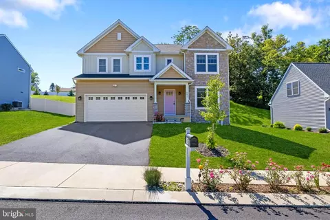 645 N Pier Dr, Lancaster, PA 17603