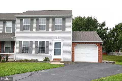 236 Chelmsford Dr, Marietta, PA 17547