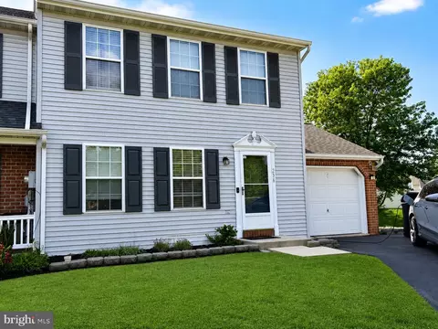 236 Chelmsford Dr, Marietta, PA 17547