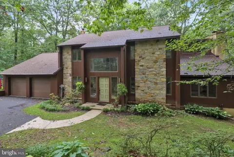 2917 Oak Ln, Morgantown, PA 19543