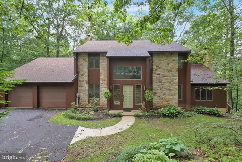 2917 Oak Ln, Morgantown, PA 19543