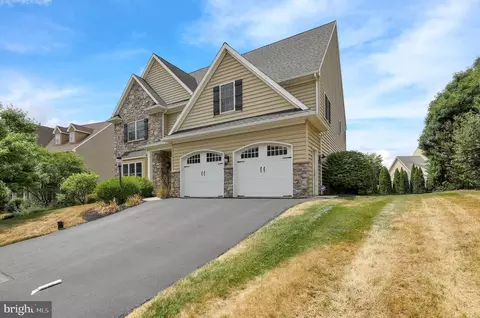 339 Spurrier Dr, Lititz, PA 17543 photo 3