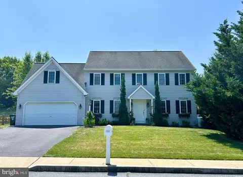 1283 Cedar Ave, East Earl, PA 17519