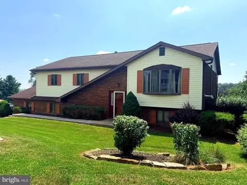 7 Oliver Dr, Quarryville, PA 17566