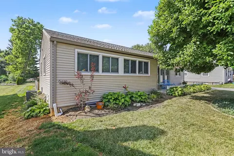 325 Marietta Ave, Mount Joy, PA 17552