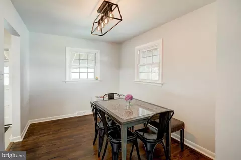 Dining - 508 Spring Ave, Lititz, PA 17543 photo 1 of 2